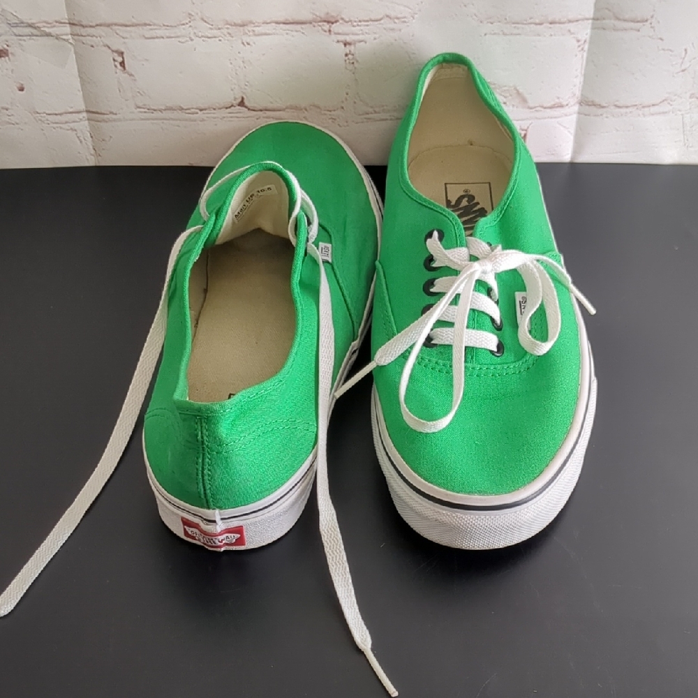 Vans Canvas Classic Kelly Green "Off The Wall" Skater Sneaker Size 10.5